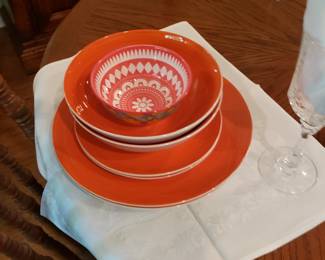 Cute dishes, 4 different colors, set for 8