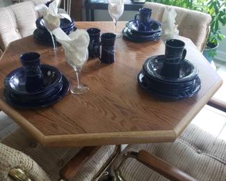 Game  or kitchen table w 4 chairs 