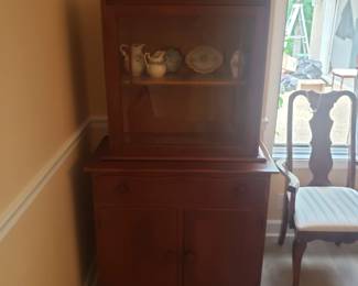 Small hutch