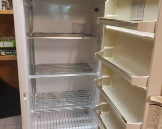 Freezer, older but works good