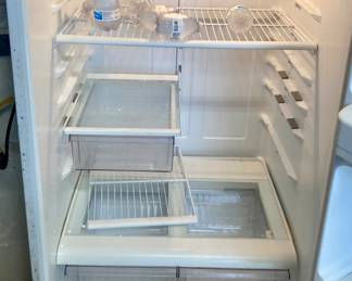GE Full Size Refrigerator/Freezer. WORKING!