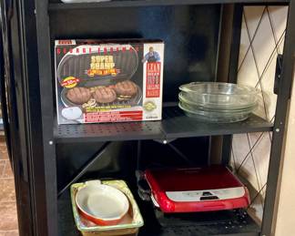 Large Selection of Kitchen Appliances and Bakeware.
