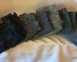 8 Pairs of Wrangler Jeans 