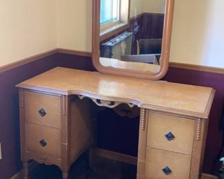 Vintage Minneapolis Furniture Company Vanity 