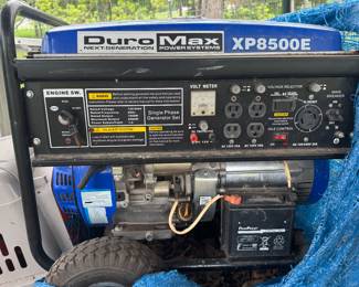 DuroMax XP8500E Gas powered generator