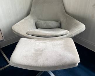 B&B ITALIA CHAIR & OTTOMAN