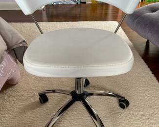 CB624 NEW YORK OFFICE CHAIR