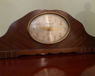 Mantle clock