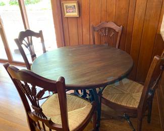 Kitchen table and 4 chairs