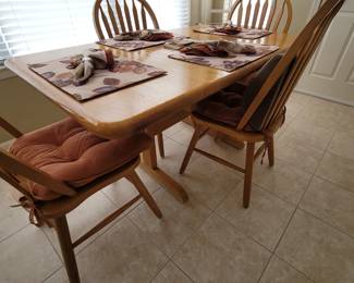 Dinette set for (4)