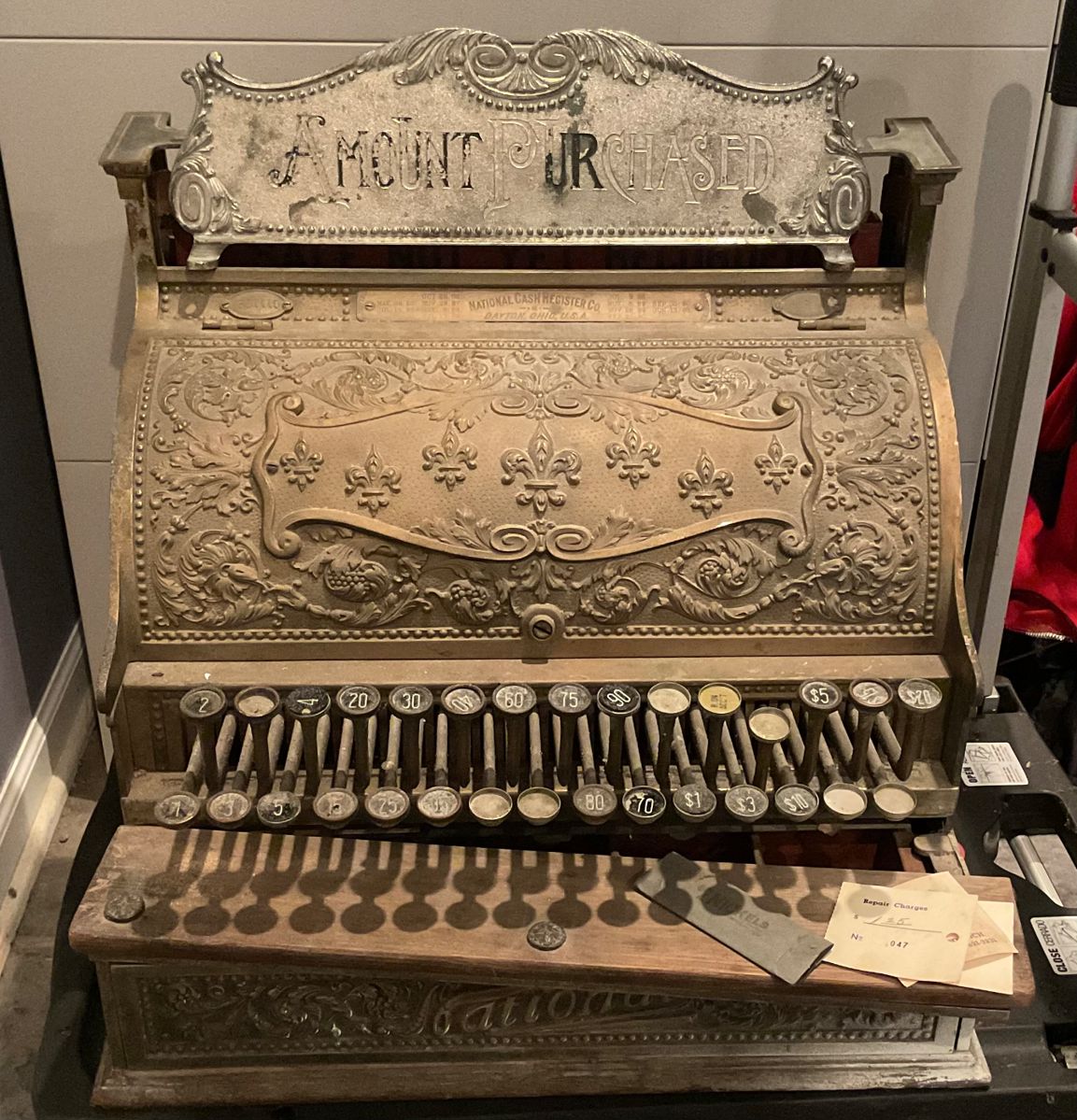 Antique cash register (HEAVY)