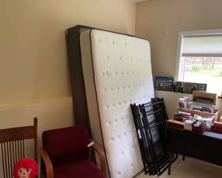 Queen mattress & box spring