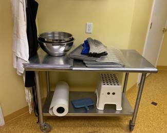 Commercial kitchen supplies