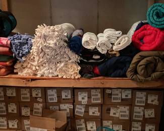 Blankets & Cases of dehydrated prepped food!
