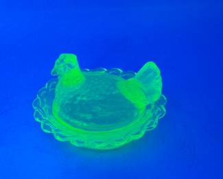 Miniature hen on nest uranium glass
