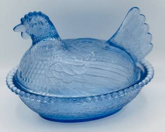 VINTAGE Indiana Glass Blue Covered Chicken on Nest Candy Dish -