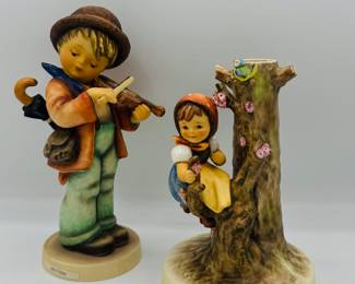 Hummel Little fiddler boy with violin and umbrella
Hummel apple tree girl candle holder