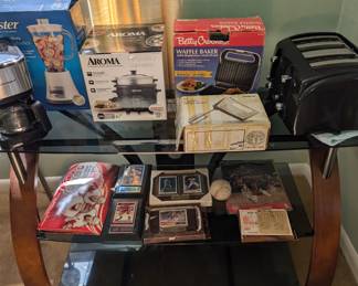 Coffee Maker - Blender - Rice Cooker - Waffle Maker - Blender - Toaster - TV Stand - Red Wings collectable coins