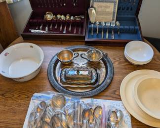 Silverware Sets - Oak Dining Room Table with chairs & leaf