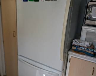 Refrigerator & Freezer