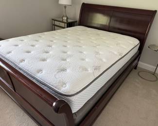 Queen sleigh bed