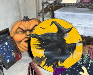 Bonnie Barrett Halloween decor