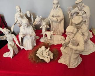 Boehm 13 pc nativity set