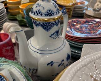 Bing & Grondahl Butterfly Dickens cups, saucers, teapot; creamer/sugar