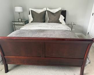 Queen sleigh bed