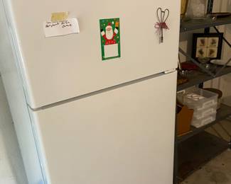 Nice garage fridge and freezer, no ice/water.