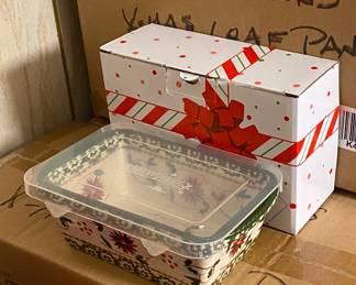 Temptations Christmas Loaf Pans