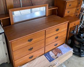 Maple Bedroom Suite