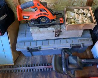 Black & Decker Saw (No Battery)/Tool Box