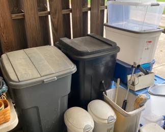 Plastic Tubs/Garbage Cans