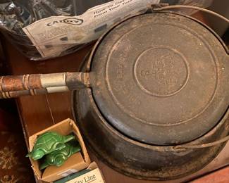 Old Cast Iron Wagner Ware 8 Waffle Press