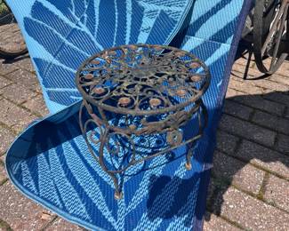 Plant Stand 10" Diameter 13" Tall $8.00