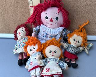5 Raggedy Ann Dolls $18.00