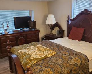 Very nice Bedroom set