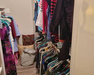 Lil Wamart shopping anyone ???
All kinds all sizes..
Dressy..Casual..
Sun dresses..etc