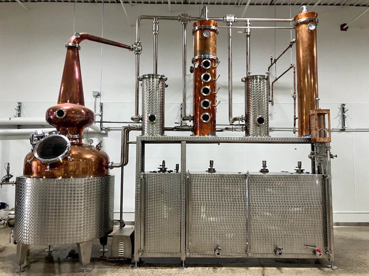 DYE 800L Pot/Combination Still w/ 2 Gin Baskets + 3 Built-in Tanks + CIP ~&25K, offers welcome