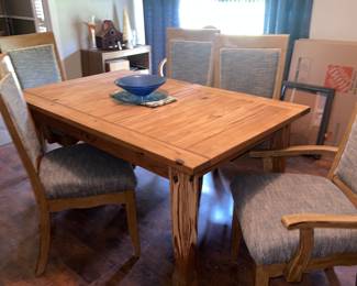 Dining Table/Chairs