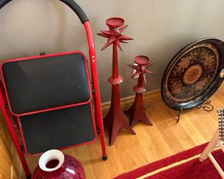 Large selection of kitchen items in excellent condition