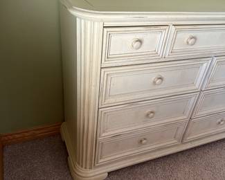 Stanley dresser (with matching round mirror)