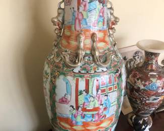Large Chinese Famile Rose lamp