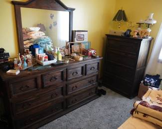 dresser with mirror, chest of drawers