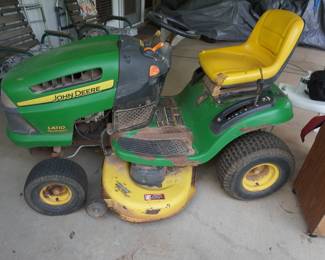 John Deere Riding Mower