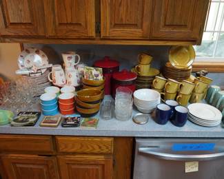 dish sets, bowls, ramekins,