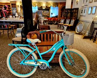 Fun retro blue Huffy beach cruiser