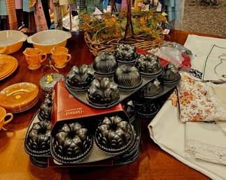 Baking and kitchen ware