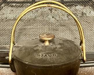 Stain Cast Iron Pot
